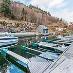 4 Star In * Valevåg