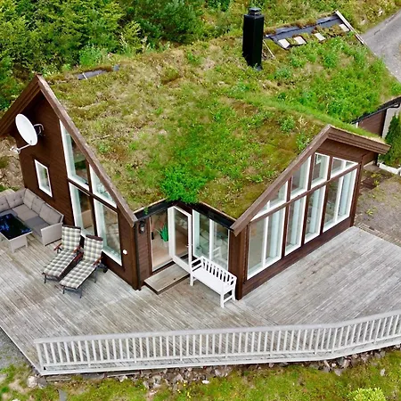 Serene Waterfront Retreat-by Traum Tatil Evi