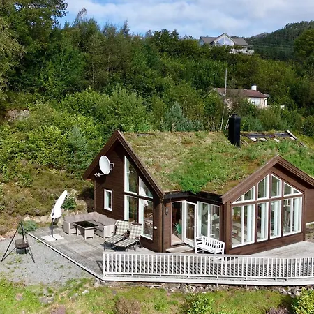 Serene Waterfront Retreat-by Traum Tatil Evi