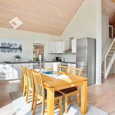 Tatil Evi Serene Waterfront Retreat-by Traum *