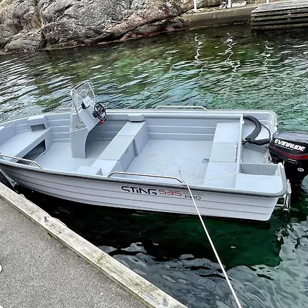 Serene Waterfront Retreat-by Traum