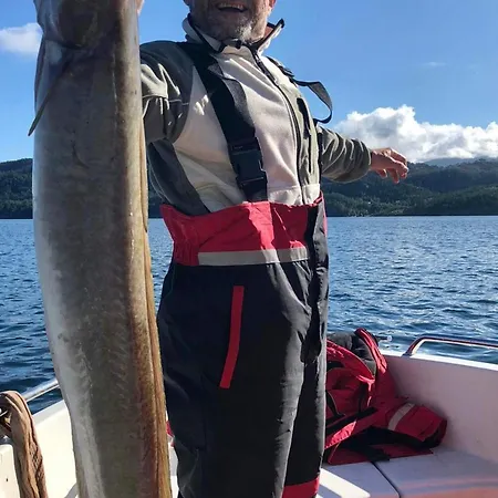 Serene Waterfront Retreat-by Traum Tatil Evi *