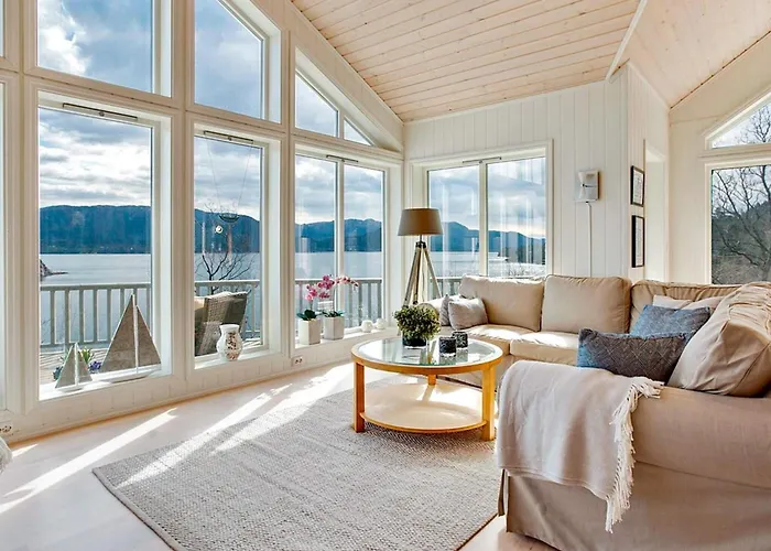 Serene Waterfront Retreat-by Traum
